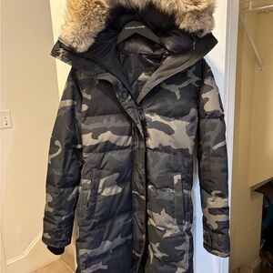 Canada Goose Shelburne Parka Black Label – Women’s Medium-Camo Print